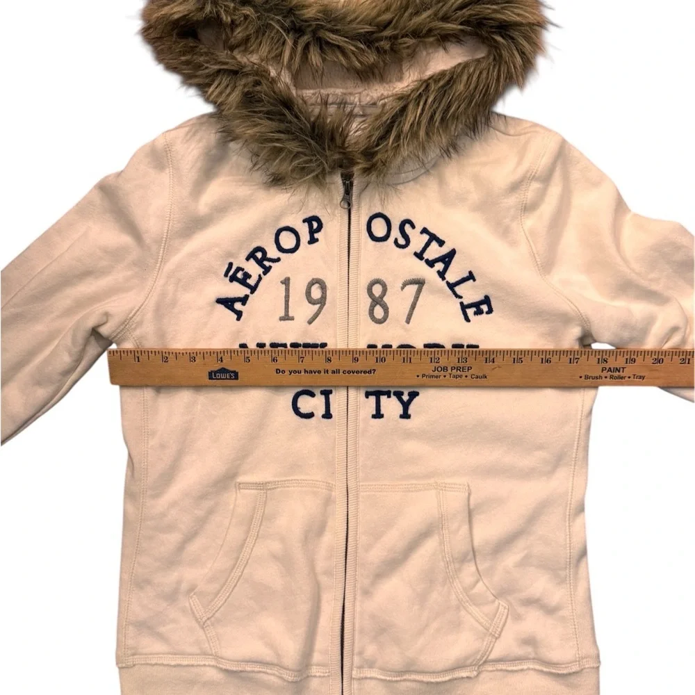Aeropostale Y2K Women's Cream Hoodie with Faux Fur Trim - Picture 8 of 10